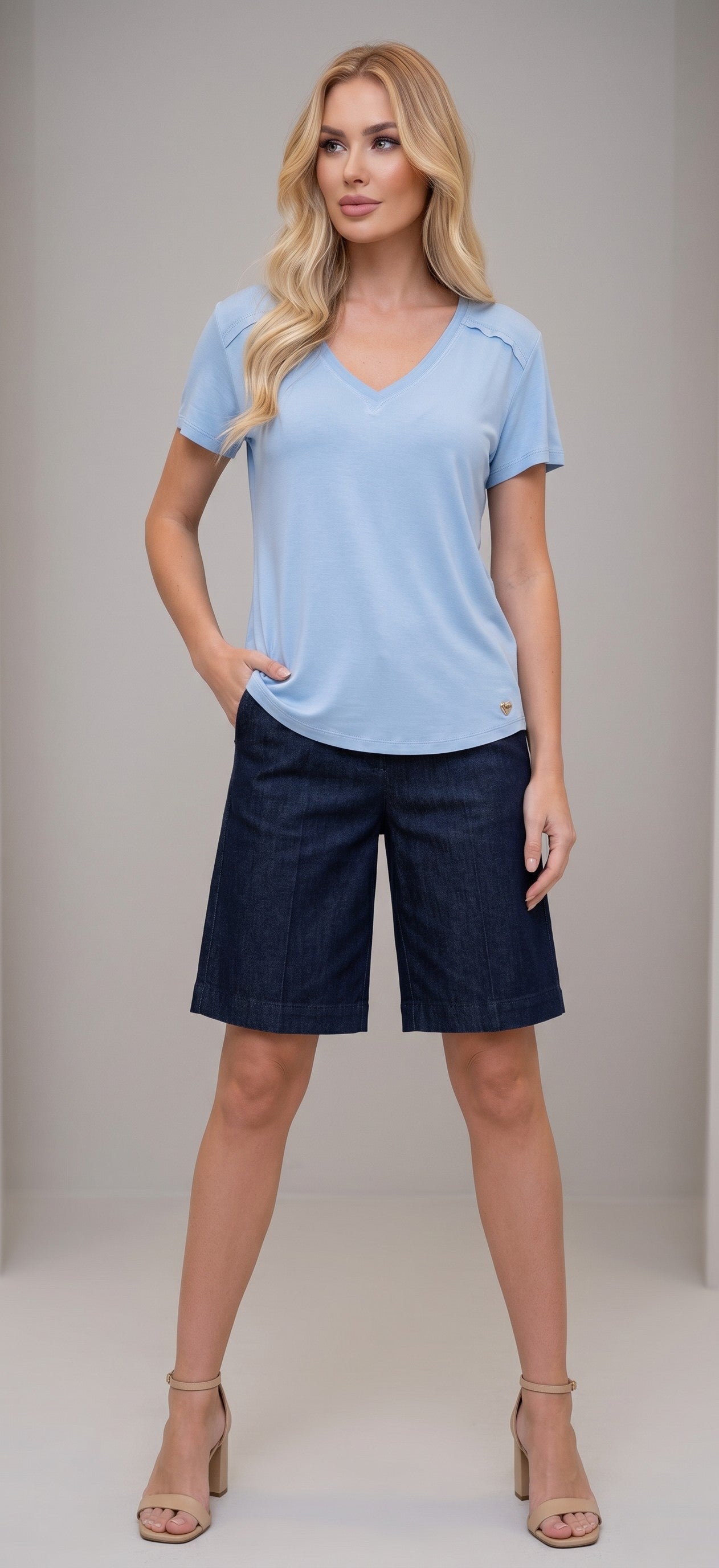 Light Blue V-Neck T-Shirt / טי שירט V תכלת