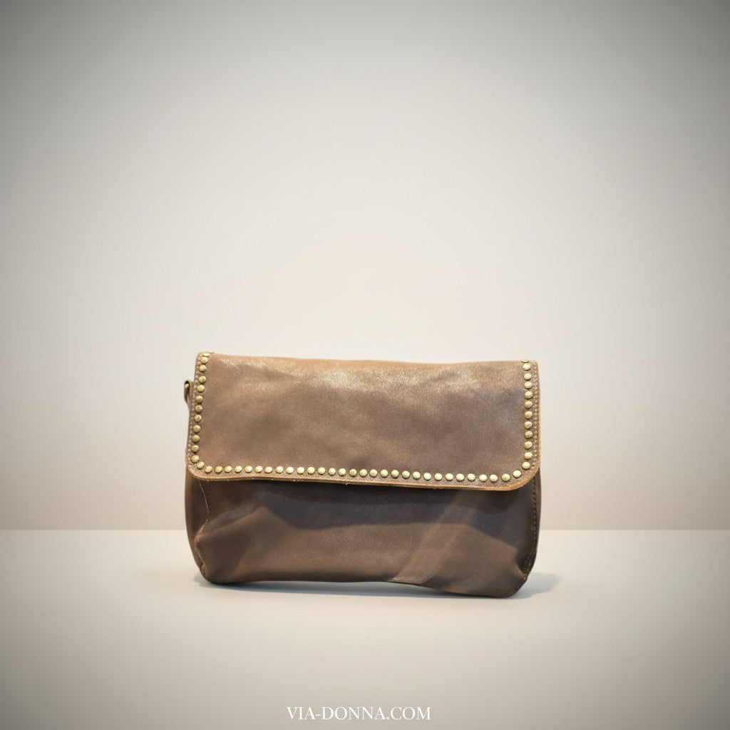 Stud Detail Clutch Bag / תיק קלאץ׳ ניטים