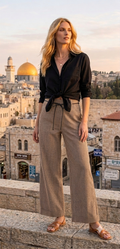 מכנסי קז'ואל עם שרוך ומכפלת מקופלת